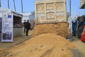 جمعية تطوير بيت لاهيا والمنظمة الدولية للهجرة تُحسّنان البنية التحتية لأربعة مخيمات في دير البلح