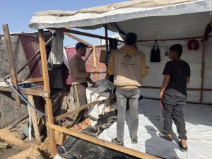 استجابة عاجلة لإغاثة العائلات المتضررة في “مدينة أصداء” بخان يونس