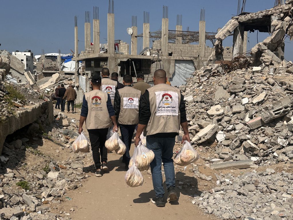 استجابة إغاثية: توزيع اكثر من 47 ألف ربطة خبز في شمال غزة