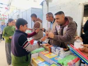 توزيع قرطاسية تعليمية لطلاب مدرسة تطوير بيت لاهيا بالشراكة مع (Tdh)