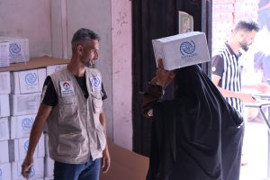 توزيع طرود أدوات المطبخ على الأسر المتضررة في شمال وجنوب غزة بالشراكة مع (IOM)