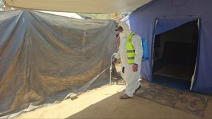 جهود مستمرة لمكافحة نواقل الأمراض والقوارض في مراكز الإيواء بالشراكة مع (IOM)