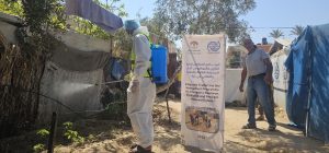 جهود مستمرة لمكافحة نواقل الأمراض والقوارض في مراكز الإيواء بالشراكة مع (IOM)