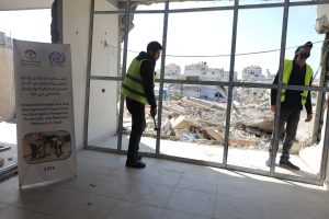 مشروع ترميم 300 منزل للعائلات المتضررة في مناطق شمال غزة بالشراكة مع (IOM)